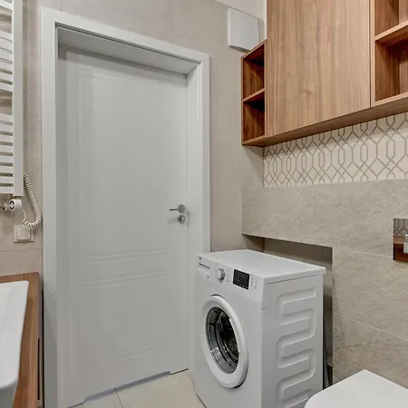 Grand - Okrzei Apartment *